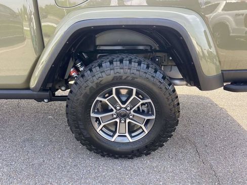 Used 2025 Jeep Gladiator Mojave AWD/4WD image 8