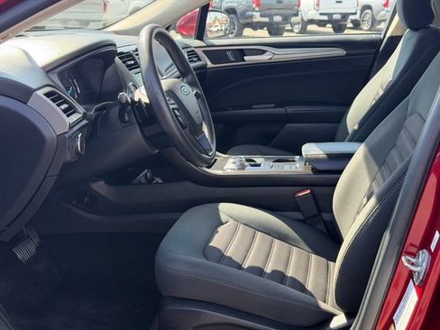 Used 2018 Ford Fusion SE w/ Fusion SE Technology Package FWD image 15