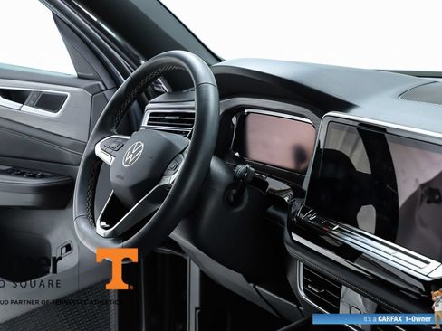 Used 2024 Volkswagen Atlas Cross Sport SE w/ Panoramic Sunroof Package FWD image 74