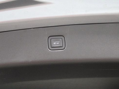 Used 2025 Chevrolet Blazer RS image 18