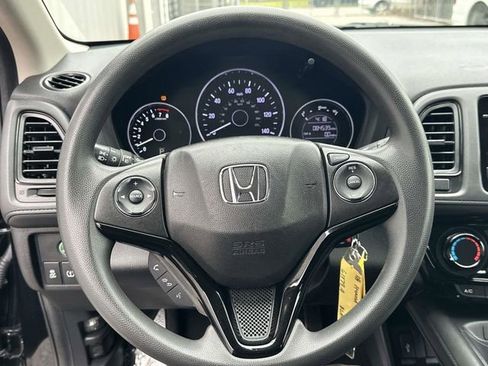 Used 2018 Honda HR-V LX image 13