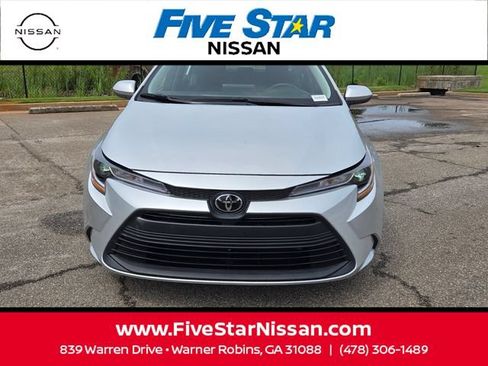 Used 2024 Toyota Corolla LE w/ LE Convenience Package FWD image 2