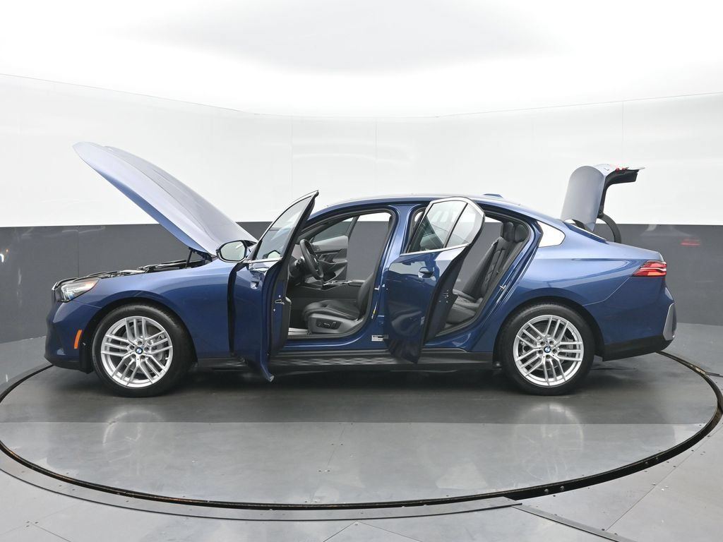 Used 2024 BMW 530i xDrive w/ Premium Package AWD/4WD image 41