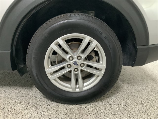 Used 2021 Ford Explorer XLT w/ Equipment Group 202A AWD/4WD image 12