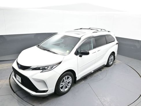 Certified 2023 Toyota Sienna XSE w/ XSE Plus Package image 37