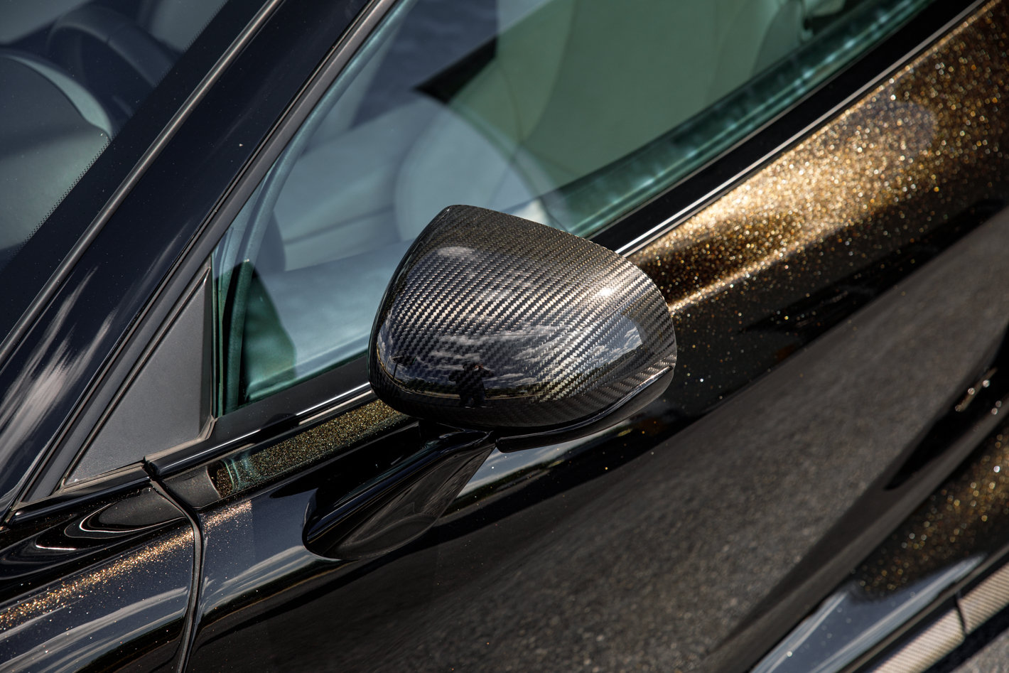 Used 2021 McLaren GT RWD image 2
