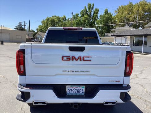 Used 2025 GMC Sierra 1500 AT4 w/ AT4 Premium Package AWD/4WD image 8
