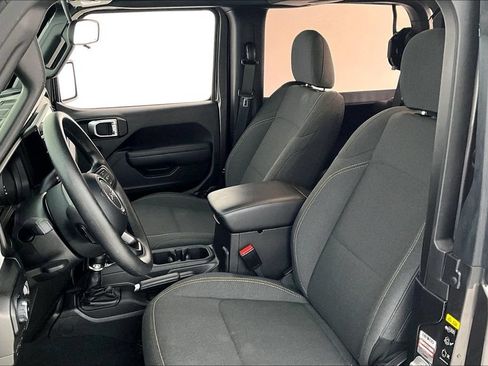 Used 2025 Jeep Wrangler Sport AWD/4WD image 32