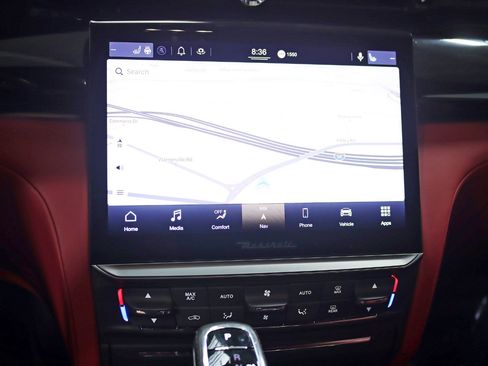 Used 2021 Maserati Quattroporte S Q4 AWD/4WD image 17