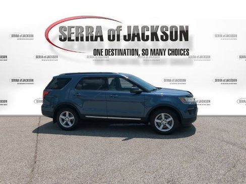 Used 2019 Ford Explorer XLT FWD image 9