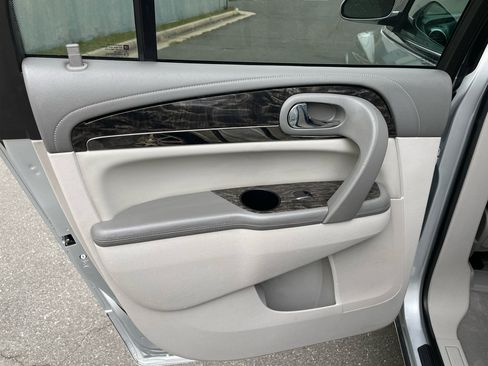 Used 2013 Buick Enclave Leather image 16