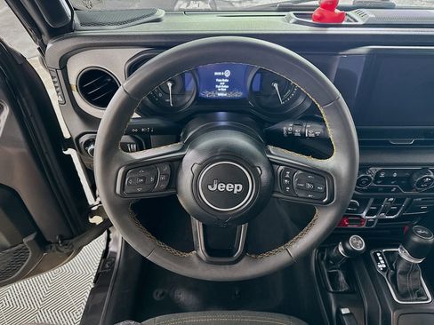 Used 2024 Jeep Wrangler Unlimited AWD/4WD image 15