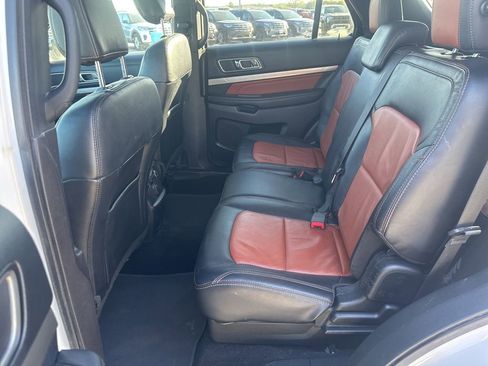 Used 2019 Ford Explorer XLT w/ Equipment Group 202A AWD/4WD image 24