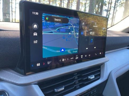 Used 2025 Ford Explorer Active w/ Active Comfort Package image 29