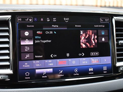 Used 2022 Chrysler Pacifica Touring-L image 41