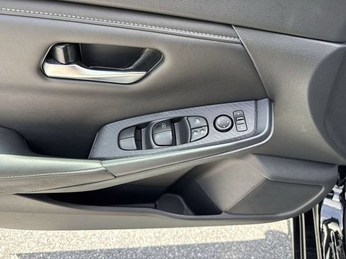 Used 2023 Nissan Sentra SV FWD image 39