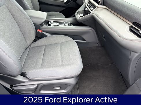 Used 2025 Ford Explorer Active image 13