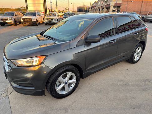Used 2020 Ford Edge SE image 7