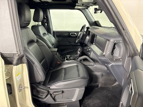 Certified 2025 Ford Bronco Badlands AWD/4WD image 7