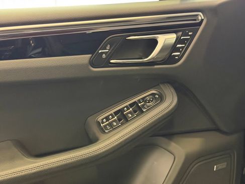 Certified 2023 Porsche Macan AWD/4WD image 14