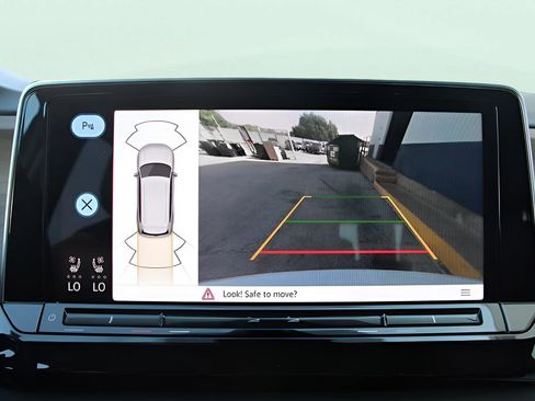 Used 2025 Volkswagen Atlas SE FWD image 24