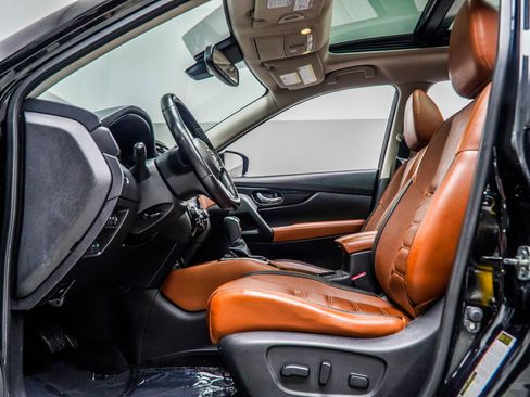 Used 2018 Nissan Rogue SL w/ Premium Package FWD image 38