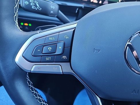 Used 2024 Volkswagen Atlas Cross Sport SEL image 22