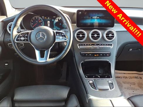 Used 2022 Mercedes-Benz GLC 300 image 4