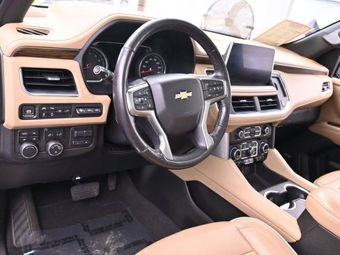 Used 2021 Chevrolet Tahoe Premier w/ Premium Package image 14