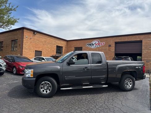 Used 2011 Chevrolet Silverado 1500 LS AWD/4WD image 2