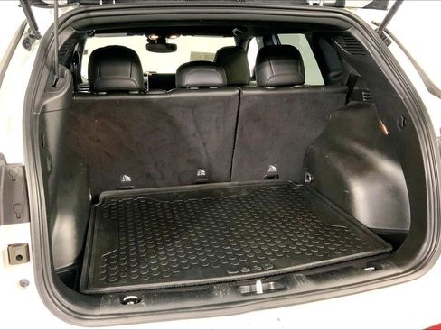 Used 2023 Jeep Compass Latitude AWD/4WD image 4