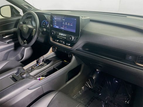 Certified 2025 Toyota Grand Highlander AWD Hybrid image 28