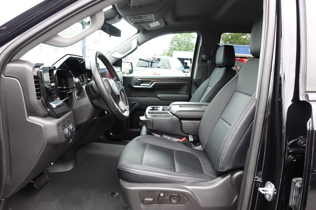 Used 2023 Chevrolet Silverado 1500 LT AWD/4WD image 15