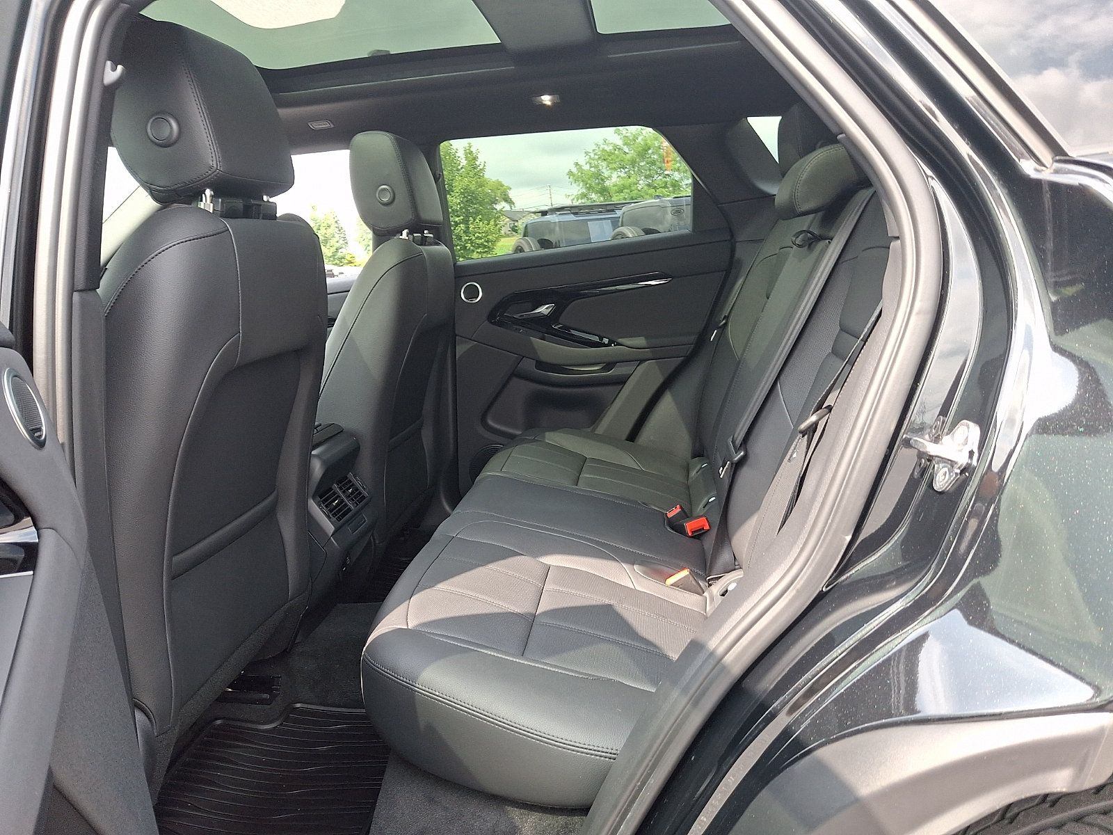 Used 2026 Land Rover Range Rover Evoque S AWD/4WD image 10