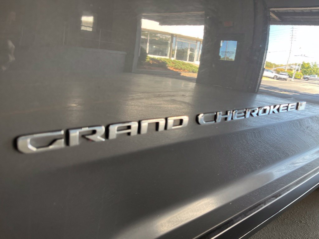 Used 2022 Jeep Grand Cherokee L Limited AWD/4WD image 12