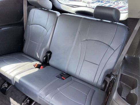 Used 2018 Buick Enclave Essence AWD/4WD image 20