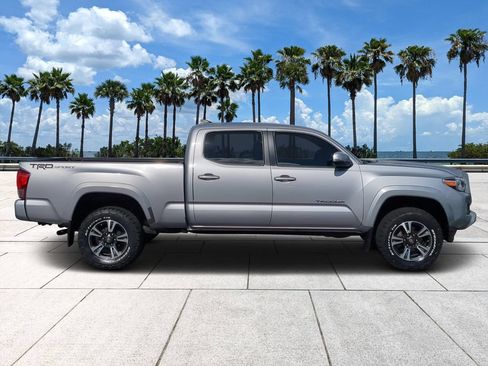 Used 2017 Toyota Tacoma TRD Sport w/ Tow Package RWD image 3