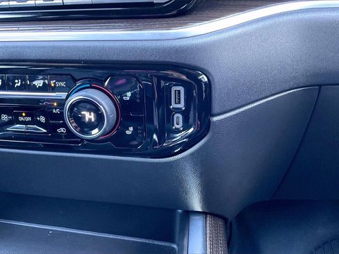 Used 2022 Chevrolet Silverado 1500 LT Trail Boss w/ Convenience Package II image 33