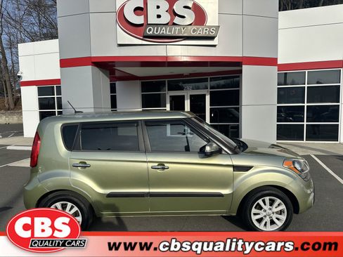 Used 2013 Kia Soul + image 1