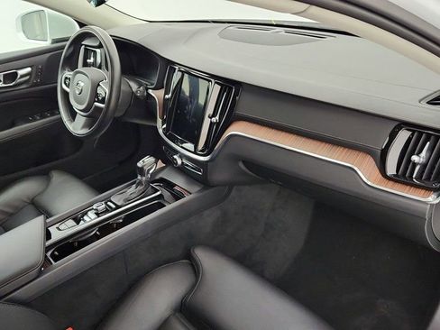 Used 2020 Volvo V60 T5 Cross Country w/ Protection Package Premier image 24