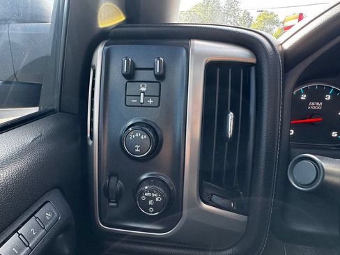 Used 2019 GMC Sierra 2500 Denali AWD/4WD image 17