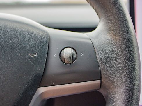 Used 2020 Tesla Model 3 Standard Range Plus image 26