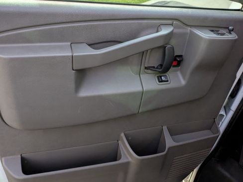 Used 2017 Chevrolet Express 3500 LT w/ LT Preferred Equipment Group image 9