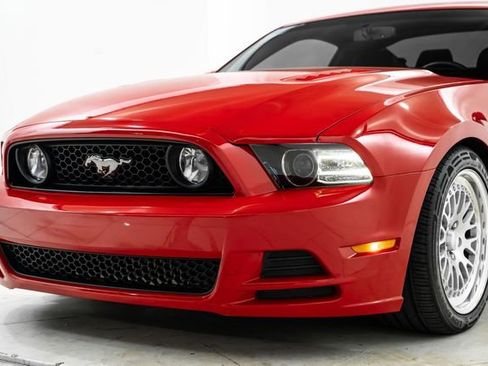 Used 2013 Ford Mustang GT RWD image 16