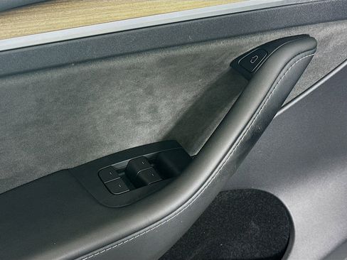 Used 2023 Tesla Model Y Long Range image 15