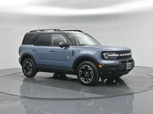 Certified 2025 Ford Bronco Sport Outer Banks w/ Outer Banks Tech Package+ image 32