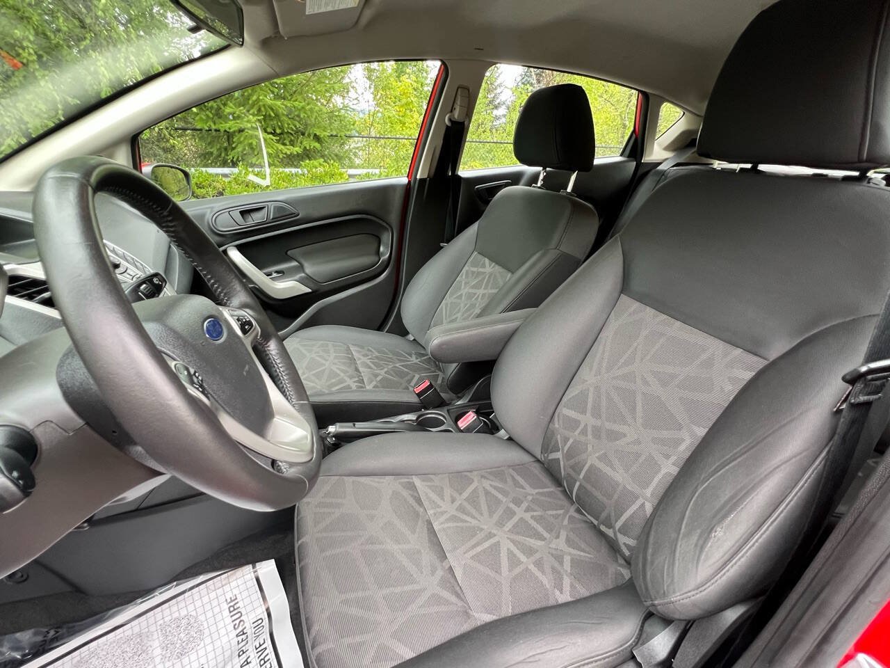 Used 2013 Ford Fiesta SE FWD image 13