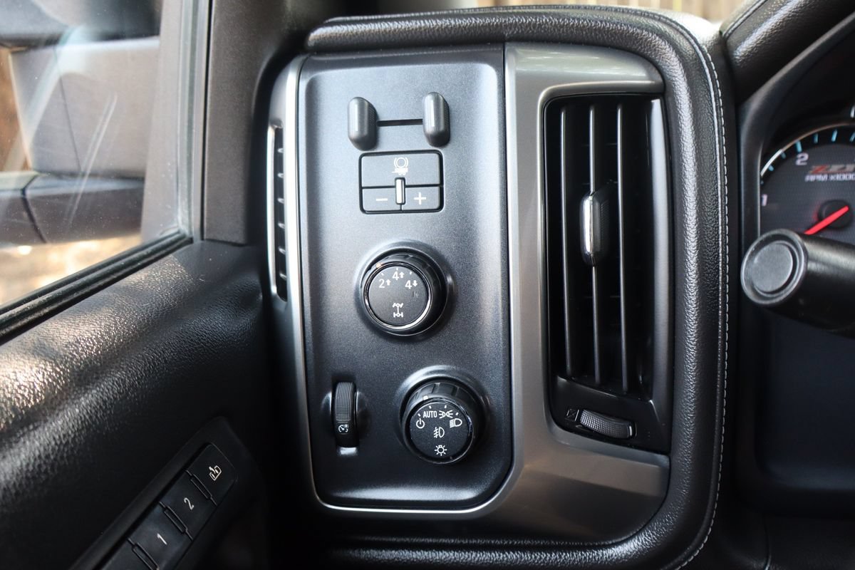 Used 2015 Chevrolet Silverado 2500 LTZ w/ Duramax Plus Package AWD/4WD image 28