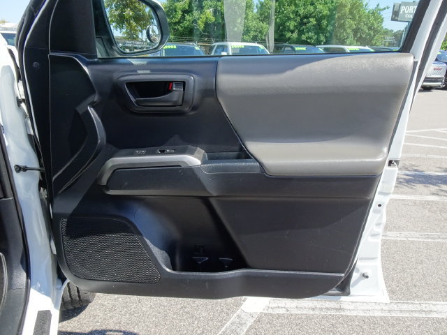 Used 2018 Toyota Tacoma SR5 AWD/4WD image 16