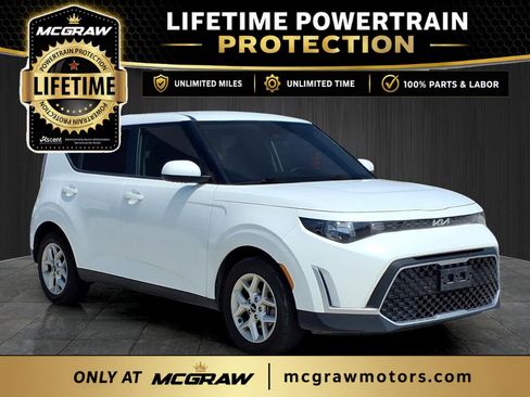 Used 2024 Kia Soul LX w/ Option Group 015 FWD image 3